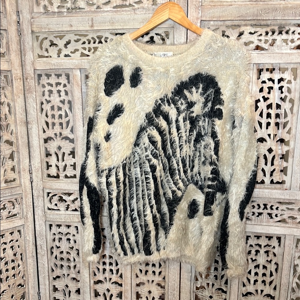Vintage 90’s mirumi zebra fuzzy sweater
